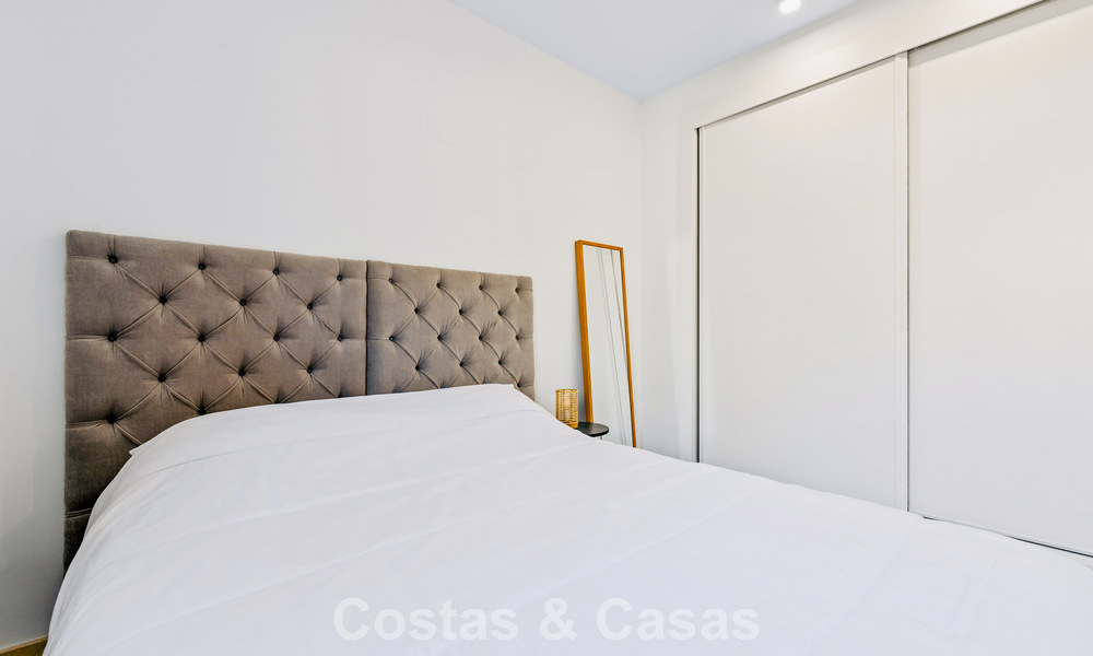 Apartamento con jardín y vistas al mar en venta en complejo cerrado en Marbella - Benahavís 791255