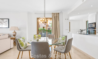 Apartamento con jardín y vistas al mar en venta en complejo cerrado en Marbella - Benahavís 791271 