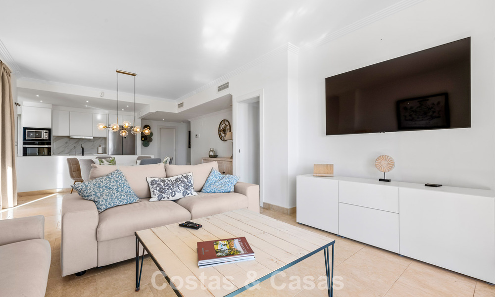 Apartamento con jardín y vistas al mar en venta en complejo cerrado en Marbella - Benahavís 791279