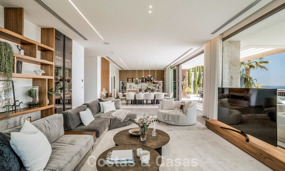 Villa de diseño vanguardista en venta con vistas panorámicas al mar, dentro de un prestigioso resort de golf, Marbella - Benahavís 791009