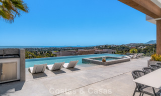 Villa de diseño vanguardista en venta con vistas panorámicas al mar, dentro de un prestigioso resort de golf, Marbella - Benahavís 791021 