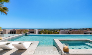 Villa de diseño vanguardista en venta con vistas panorámicas al mar, dentro de un prestigioso resort de golf, Marbella - Benahavís 791025 