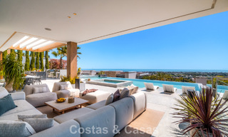 Villa de diseño vanguardista en venta con vistas panorámicas al mar, dentro de un prestigioso resort de golf, Marbella - Benahavís 791026 