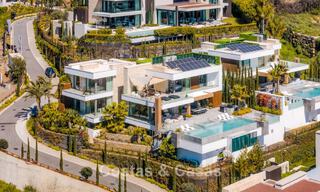 Villa de diseño vanguardista en venta con vistas panorámicas al mar, dentro de un prestigioso resort de golf, Marbella - Benahavís 791029 