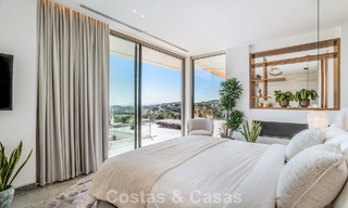 Villa de diseño vanguardista en venta con vistas panorámicas al mar, dentro de un prestigioso resort de golf, Marbella - Benahavís 791035 