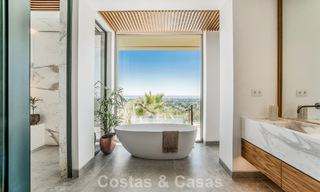 Villa de diseño vanguardista en venta con vistas panorámicas al mar, dentro de un prestigioso resort de golf, Marbella - Benahavís 791037 