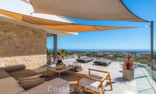 Villa de diseño vanguardista en venta con vistas panorámicas al mar, dentro de un prestigioso resort de golf, Marbella - Benahavís 791040 