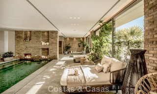 Villa de diseño vanguardista en venta con vistas panorámicas al mar, dentro de un prestigioso resort de golf, Marbella - Benahavís 791048 