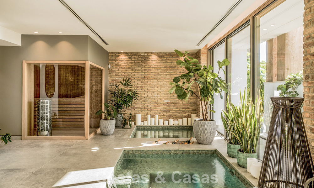 Villa de diseño vanguardista en venta con vistas panorámicas al mar, dentro de un prestigioso resort de golf, Marbella - Benahavís 791049