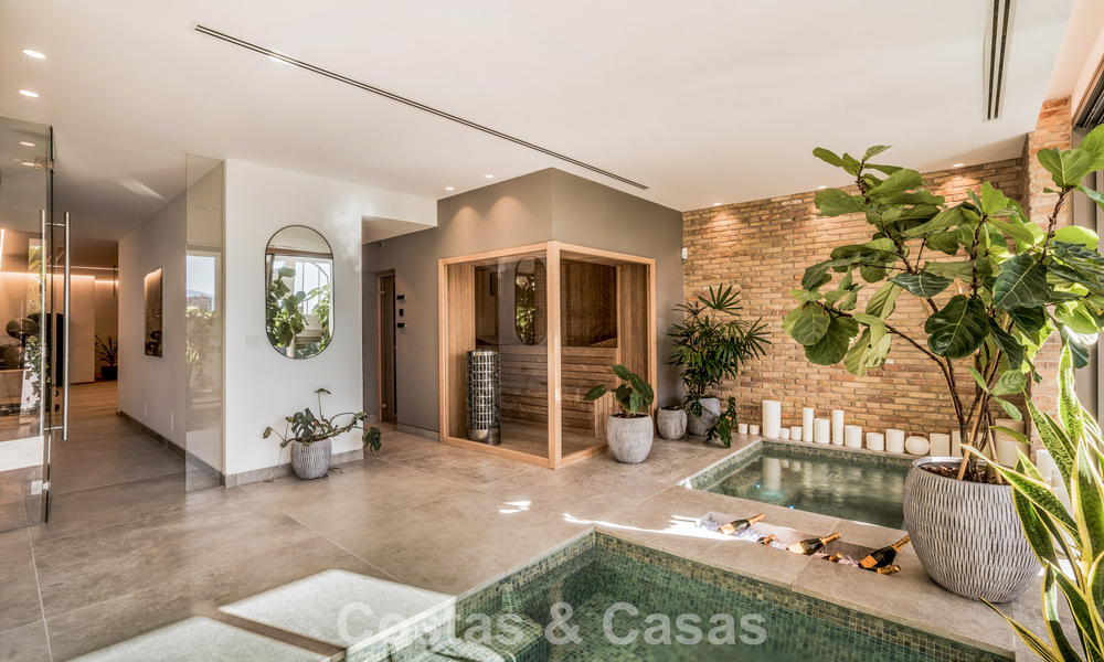 Villa de diseño vanguardista en venta con vistas panorámicas al mar, dentro de un prestigioso resort de golf, Marbella - Benahavís 791050