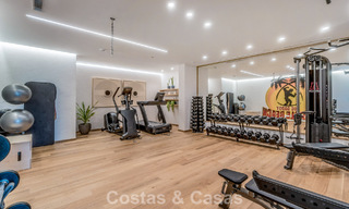 Villa de diseño vanguardista en venta con vistas panorámicas al mar, dentro de un prestigioso resort de golf, Marbella - Benahavís 791053 