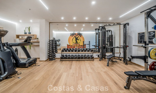 Villa de diseño vanguardista en venta con vistas panorámicas al mar, dentro de un prestigioso resort de golf, Marbella - Benahavís 791054 