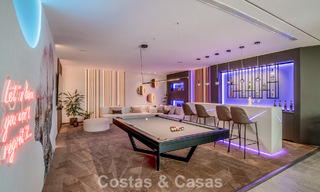 Villa de diseño vanguardista en venta con vistas panorámicas al mar, dentro de un prestigioso resort de golf, Marbella - Benahavís 791057 