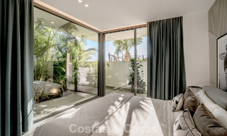Villa de diseño vanguardista en venta con vistas panorámicas al mar, dentro de un prestigioso resort de golf, Marbella - Benahavís 791058 