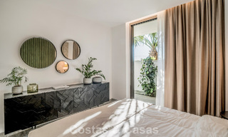 Villa de diseño vanguardista en venta con vistas panorámicas al mar, dentro de un prestigioso resort de golf, Marbella - Benahavís 791059 