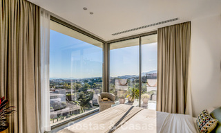 Villa de diseño vanguardista en venta con vistas panorámicas al mar, dentro de un prestigioso resort de golf, Marbella - Benahavís 791067 