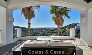 Majestuosa villa de lujo Española en venta con sublimes vistas al mar en una comunidad cerrada en Benahavís - Marbella 791214 