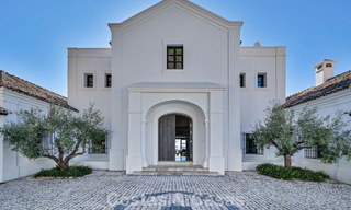 Majestuosa villa de lujo Española en venta con sublimes vistas al mar en una comunidad cerrada en Benahavís - Marbella 791221 