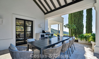 Majestuosa villa de lujo Española en venta con sublimes vistas al mar en una comunidad cerrada en Benahavís - Marbella 791226 