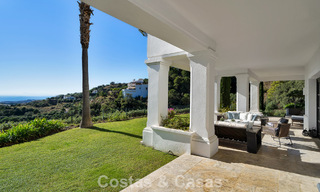 Majestuosa villa de lujo Española en venta con sublimes vistas al mar en una comunidad cerrada en Benahavís - Marbella 791232 