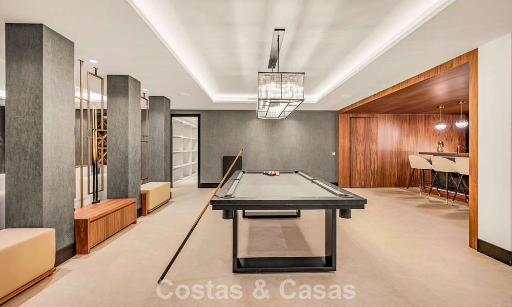 Impresionante villa contemporánea en venta en primera línea de golf en la New Golden Mile entre Marbella y Estepona 791390