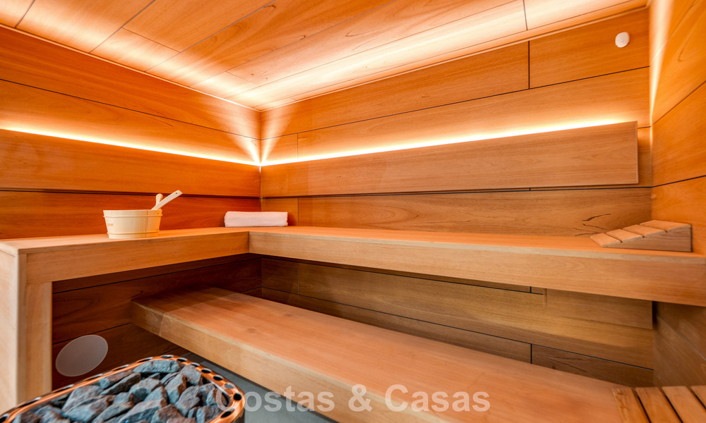 Impresionante villa contemporánea en venta en primera línea de golf en la New Golden Mile entre Marbella y Estepona 791395