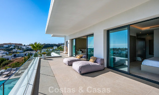 Impresionante villa contemporánea en venta en primera línea de golf en la New Golden Mile entre Marbella y Estepona 791405 