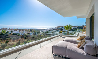 Impresionante villa contemporánea en venta en primera línea de golf en la New Golden Mile entre Marbella y Estepona 791406 