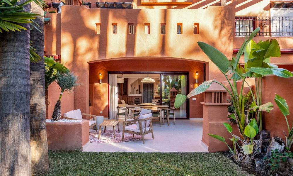 Adosado de lujo modernizado de 4 dormitorios en venta en la Milla de Oro de Marbella 791359