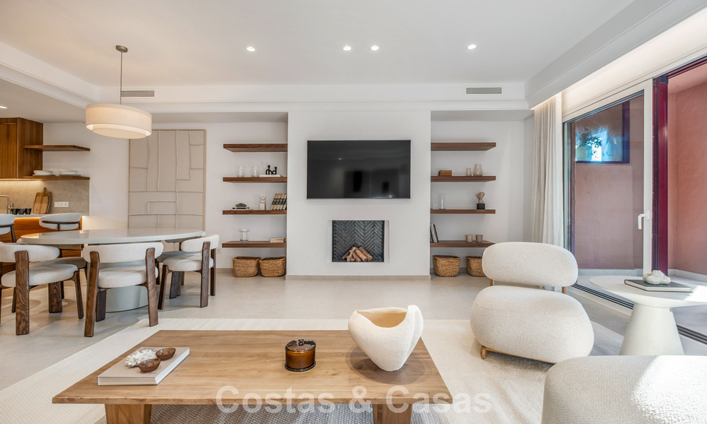 Adosado de lujo modernizado de 4 dormitorios en venta en la Milla de Oro de Marbella 791363