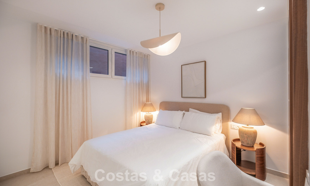 Adosado de lujo modernizado de 4 dormitorios en venta en la Milla de Oro de Marbella 791364