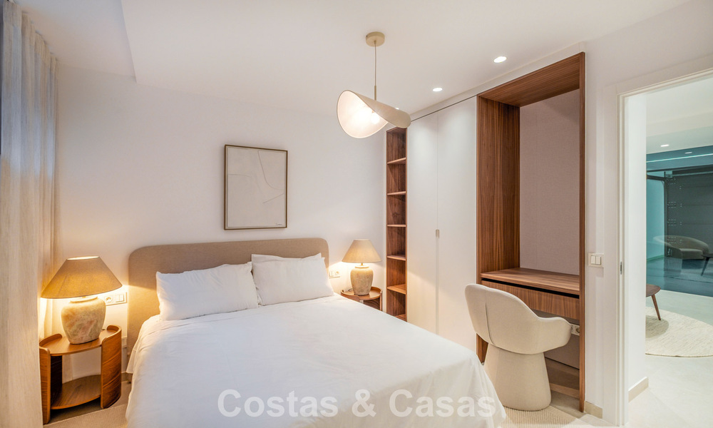 Adosado de lujo modernizado de 4 dormitorios en venta en la Milla de Oro de Marbella 791365