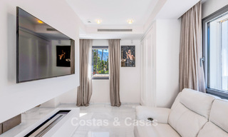 Villa exclusiva en venta, en primera línea de golf, en una prestigiosa urbanización de Nueva Andalucía, Marbella 791427 