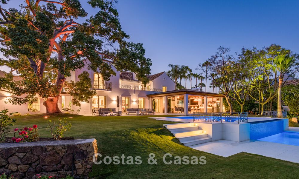 Villa exclusiva en venta, en primera línea de golf, en una prestigiosa urbanización de Nueva Andalucía, Marbella 791429