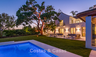 Villa exclusiva en venta, en primera línea de golf, en una prestigiosa urbanización de Nueva Andalucía, Marbella 791432 