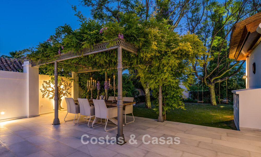 Villa exclusiva en venta, en primera línea de golf, en una prestigiosa urbanización de Nueva Andalucía, Marbella 791433