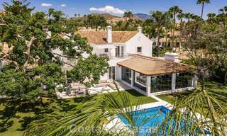 Villa exclusiva en venta, en primera línea de golf, en una prestigiosa urbanización de Nueva Andalucía, Marbella 791449 