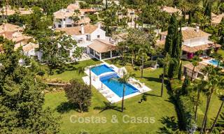 Villa exclusiva en venta, en primera línea de golf, en una prestigiosa urbanización de Nueva Andalucía, Marbella 791452 