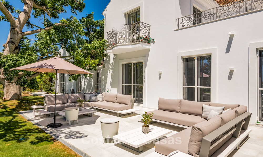 Villa exclusiva en venta, en primera línea de golf, en una prestigiosa urbanización de Nueva Andalucía, Marbella 791455