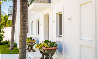 Villa exclusiva en venta, en primera línea de golf, en una prestigiosa urbanización de Nueva Andalucía, Marbella 791458 