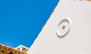 Villa exclusiva en venta, en primera línea de golf, en una prestigiosa urbanización de Nueva Andalucía, Marbella 791460 