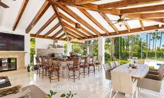 Villa exclusiva en venta, en primera línea de golf, en una prestigiosa urbanización de Nueva Andalucía, Marbella 791468 