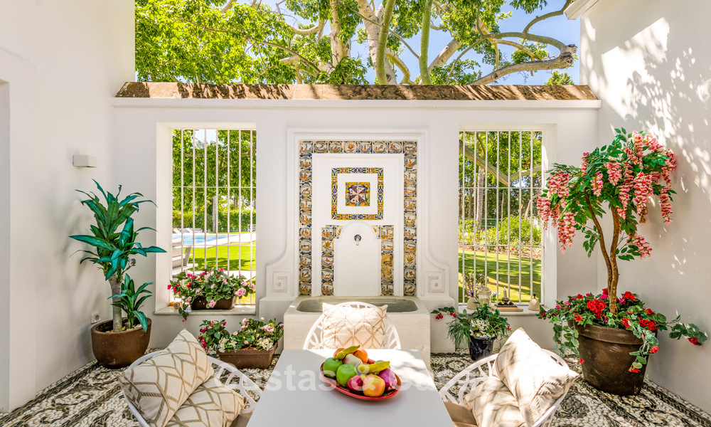 Villa exclusiva en venta, en primera línea de golf, en una prestigiosa urbanización de Nueva Andalucía, Marbella 791469