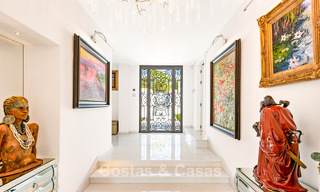 Villa exclusiva en venta, en primera línea de golf, en una prestigiosa urbanización de Nueva Andalucía, Marbella 791473 