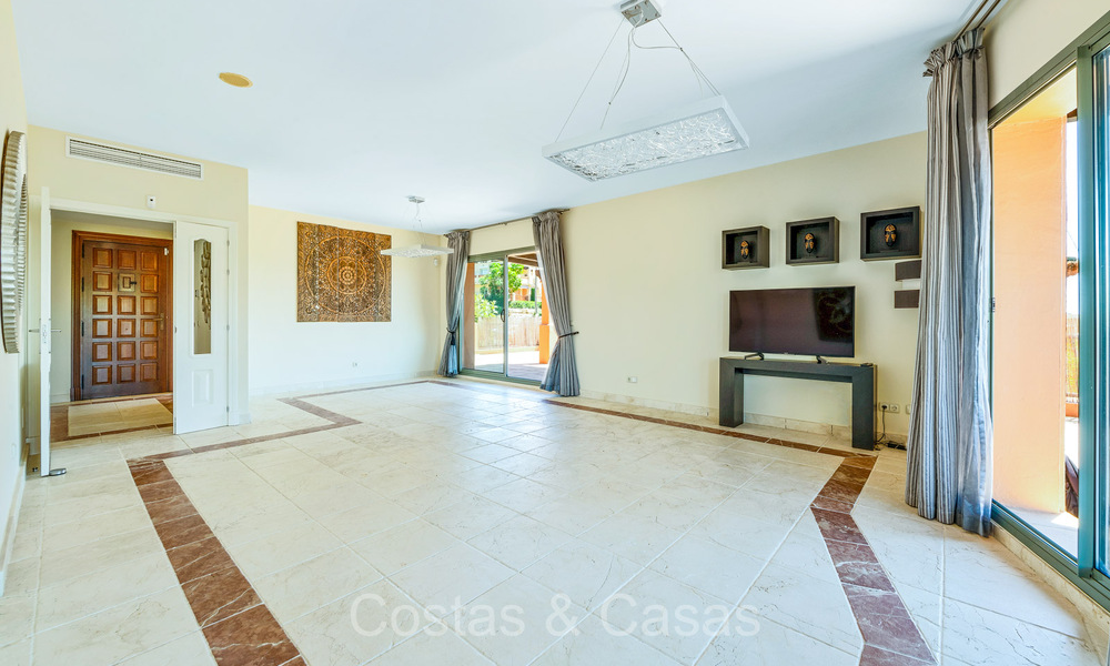 Benatalaya: Apartamentos de lujo en primera línea de golf en venta en la zona de Marbella - Benahavis 791115