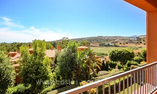 Benatalaya: Apartamentos de lujo en primera línea de golf en venta en la zona de Marbella - Benahavis 791119 