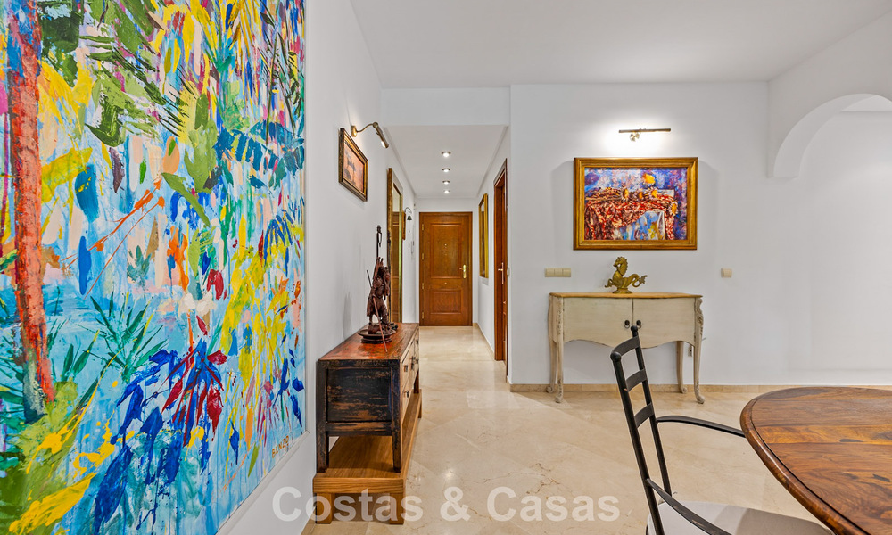 Apartamento listo para entrar a vivir a un paso del mar en Marbella Este 791489