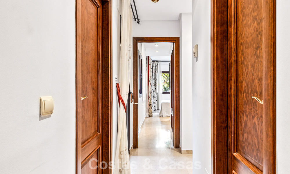 Apartamento listo para entrar a vivir a un paso del mar en Marbella Este 791490