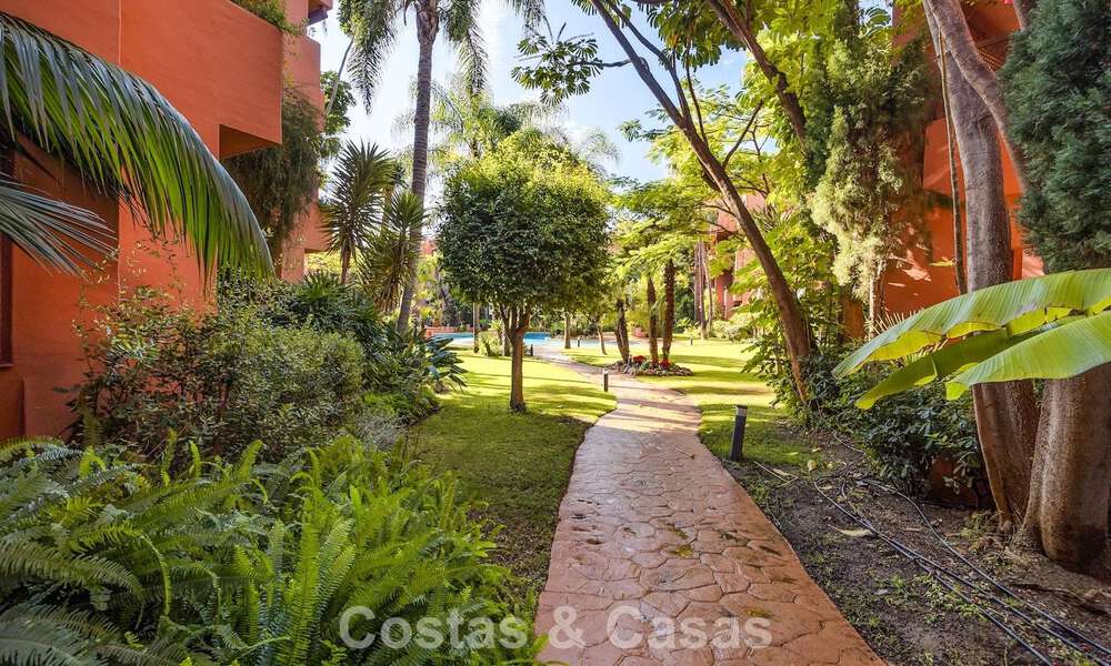 Apartamento listo para entrar a vivir a un paso del mar en Marbella Este 791502