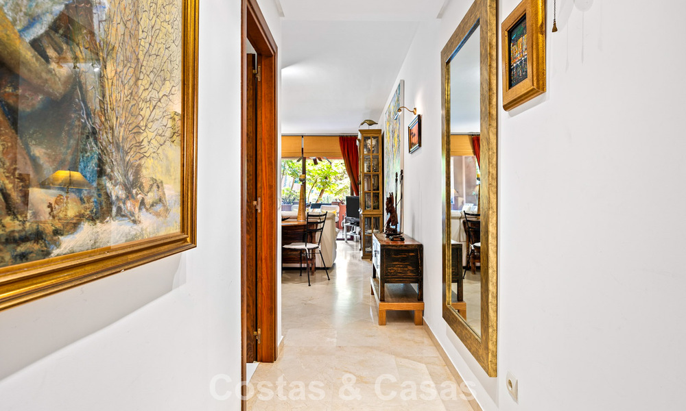 Apartamento listo para entrar a vivir a un paso del mar en Marbella Este 791506